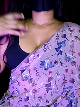 Snapshot of SexyAndHottie chatting on January 5, 2025, 2:17 am SexyAndHottie online show from January 5, 2025, 2:17 am