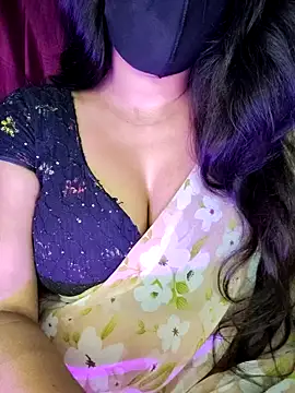 Snapshot of SexyAndHottie chatting on February 4, 2025, 2:17 am SexyAndHottie online show from February 4, 2025, 2:17 am