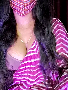 Snapshot of SexyAndHottie chatting on March 19, 2025, 5:06 pm SexyAndHottie online show from March 19, 2025, 5:06 pm