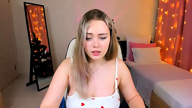 Snapshot of Rose_Sweetiee chatting on December 21, 2024, 2:58 pm Rose Sweetiee online show from December 21, 2024, 2:58 pm