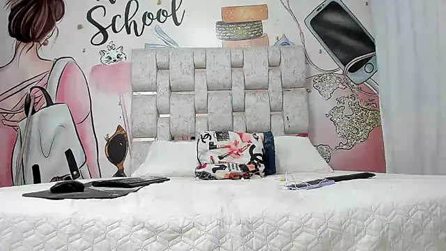 Snapshot of KOURTNEY-- chatting on January 11, 2025, 1:37 am KOURTNEY-- online show from January 11, 2025, 1:37 am