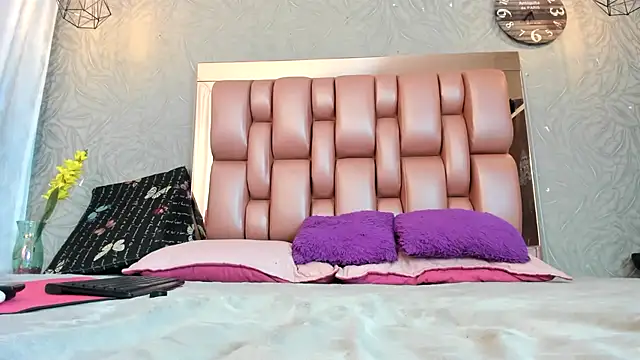 KOURTNEY-- online show from February 7, 2026, 2:37 am