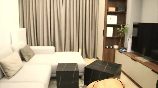 IrisNoire online show from September 18, 2025, 7:05 pm