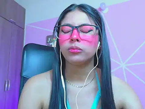  ALLYSON18  online show from May 11, 2026, 2:45 pm