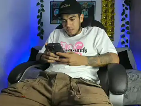 mikee scooth online show from January 19, 2025, 2:57 am