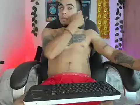 mikee scooth online show from February 6, 2025, 7:45 am