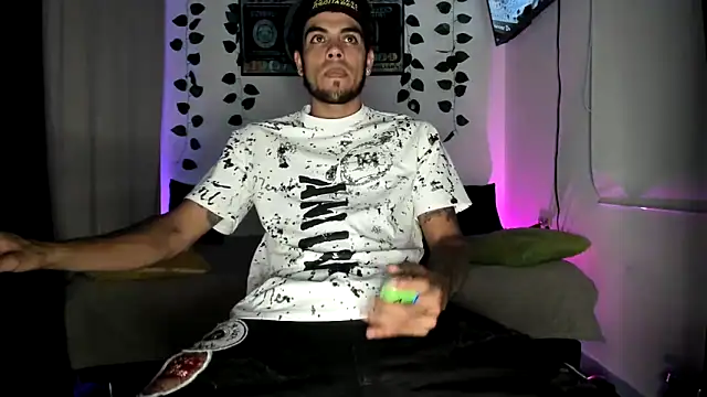 mikee scooth online show from September 9, 2025, 3:39 am