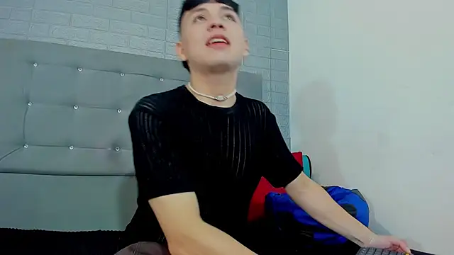 Snapshot of Bragam_Stiven chatting on December 9, 2024, 11:56 pm Bragam Stiven online show from December 9, 2024, 11:56 pm