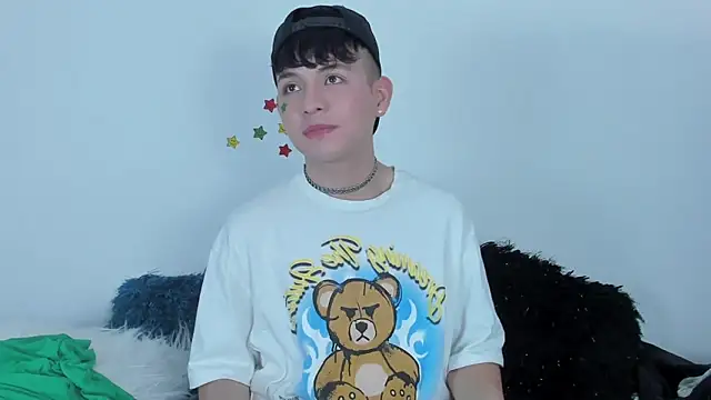 Snapshot of Bragam_Stiven chatting on March 2, 2025, 12:32 pm Bragam Stiven online show from March 2, 2025, 12:32 pm