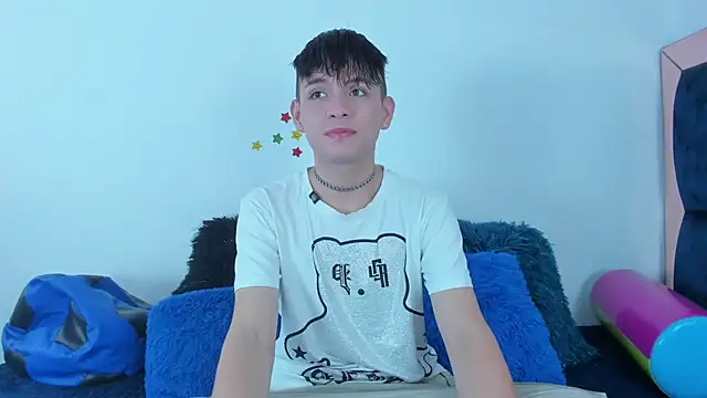Snapshot of Bragam_Stiven chatting on March 4, 2025, 9:43 pm Bragam Stiven online show from March 4, 2025, 9:43 pm