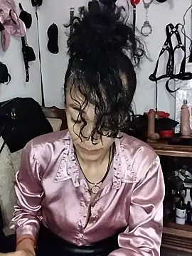 SamaraMartinez online show from May 8, 2026, 1:05 pm