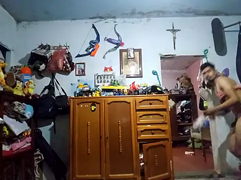 Menpolla hot online show from April 19, 2026, 1:27 am