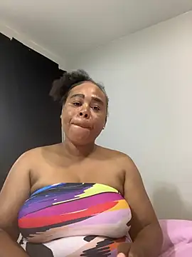 Snapshot of sexxycandyred chatting on July 2, 2026, 9:32 pm sexxycandyred online show from July 2, 2026, 9:32 pm