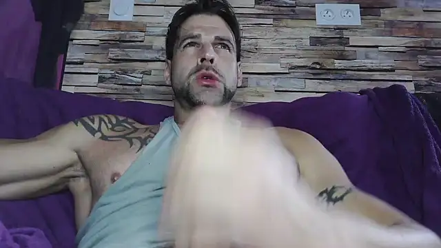 XxBigboybandxX online show from December 8, 2024, 2:09 pm