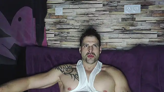 XxBigboybandxX online show from February 1, 2025, 5:58 pm