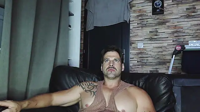 XxBigboybandxX online show from September 22, 2025, 6:32 pm