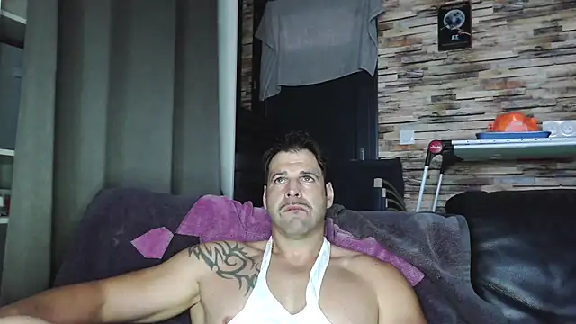 XxBigboybandxX online show from November 14, 2025, 7:18 am