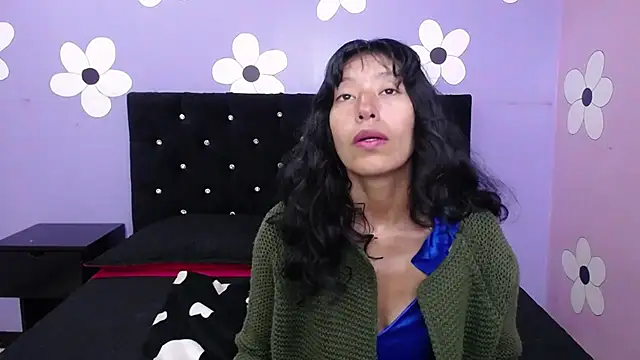 Snapshot of karolinee_66_ chatting on February 25, 2026, 4:00 am karolinee 66 online show from February 25, 2026, 4:00 am