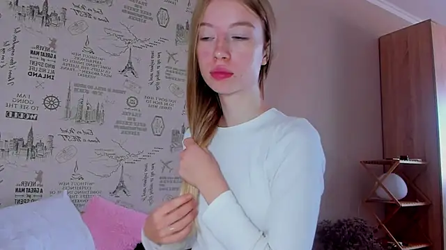 minidivaa  online show from October 2, 2025, 9:16 am