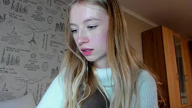 minidivaa  online show from October 12, 2025, 8:08 pm