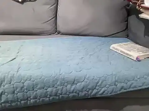 4small4inchlol online show from January 4, 2025, 11:27 pm