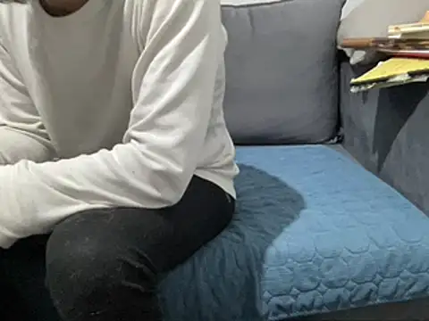 4small4inchlol online show from February 24, 2025, 5:20 pm