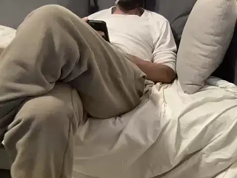 Snapshot of 4small4inchlol chatting on February 2, 2026, 9:46 pm 4small4inchlol online show from February 2, 2026, 9:46 pm