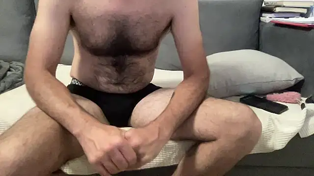 4small4inchlol online show from May 26, 2026, 9:11 pm