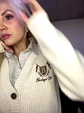 alicev kitty online show from September 17, 2025, 1:02 pm