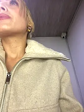 alicev kitty online show from October 22, 2025, 12:49 pm