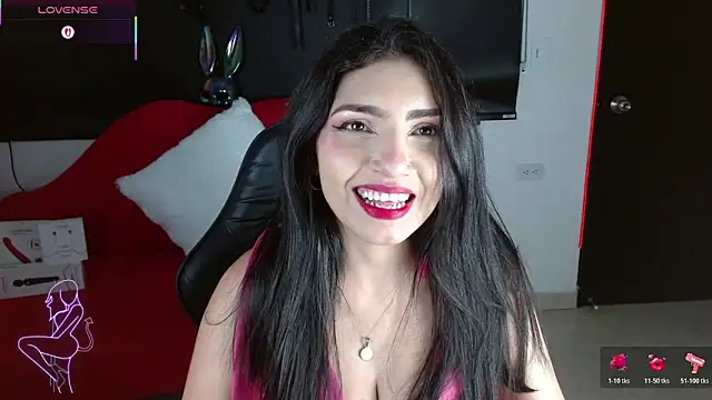 Snapshot of Carolaine69_ chatting on June 18, 2026, 1:37 pm Carolaine69 online show from June 18, 2026, 1:37 pm