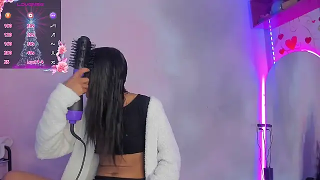 meganthompsonn22 online show from February 10, 2025, 12:50 pm