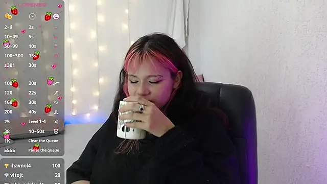 mixie cute online show from December 20, 2024, 1:14 am