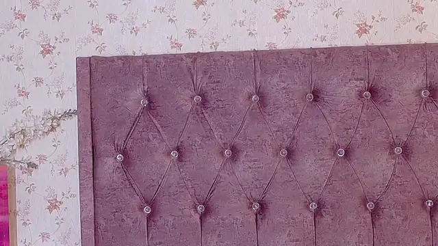 AvrillThomas online show from December 17, 2025, 6:47 pm