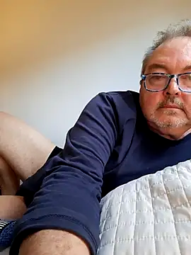 Snapshot of bluangelo chatting on November 28, 2025, 1:36 pm bluangelo online show from November 28, 2025, 1:36 pm