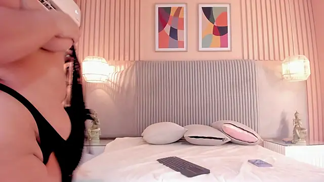 samyriverss online show from October 1, 2025, 1:55 am