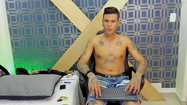 jamesinked  online show from December 31, 2024, 4:35 pm