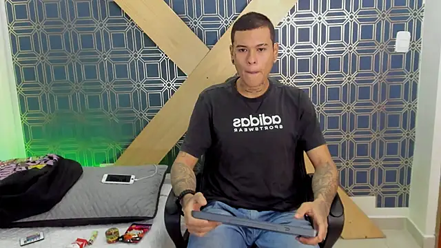 jamesinked  online show from January 8, 2025, 2:14 pm