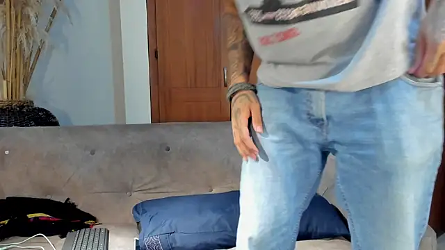 jamesinked  online show from October 18, 2025, 2:25 am