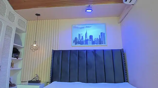 viiolett lee online show from March 29, 2026, 8:31 pm