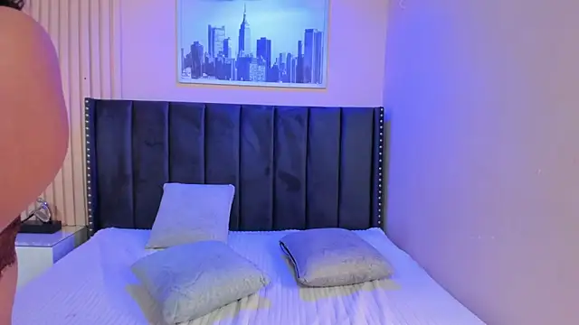 viiolett lee online show from April 10, 2026, 8:57 pm