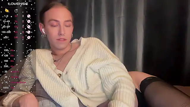 Avril Pearly  online show from December 6, 2024, 10:19 pm