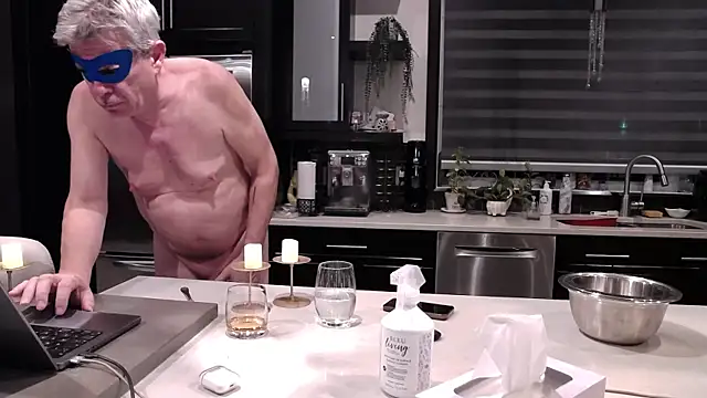 Toy-Daddy online show from September 28, 2025, 11:21 pm