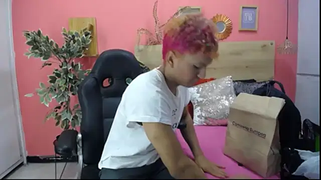 aslyhernandez 7 online show from March 2, 2026, 12:01 pm