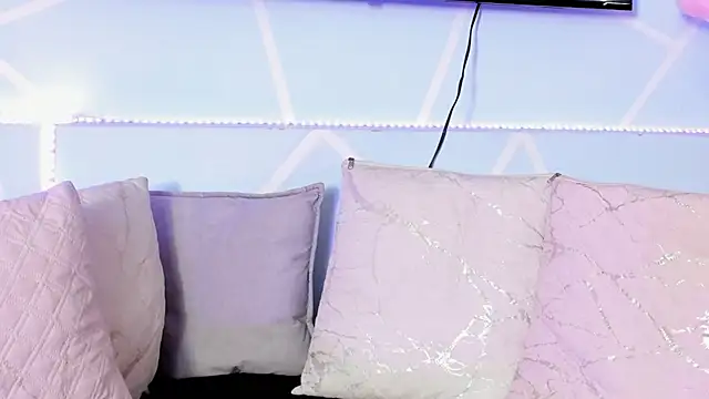 lila noa online show from November 15, 2025, 7:21 pm