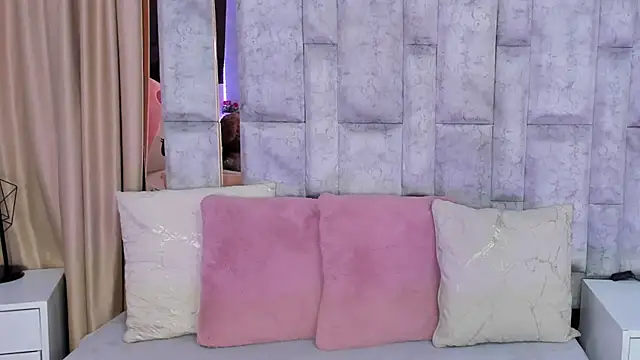 lila noa online show from November 28, 2025, 7:27 pm