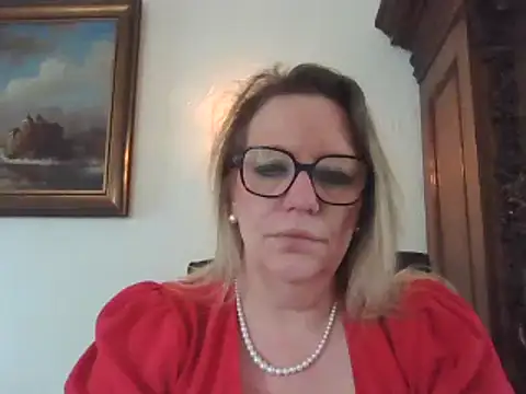 Silkesquirt online show from February 12, 2025, 12:01 pm