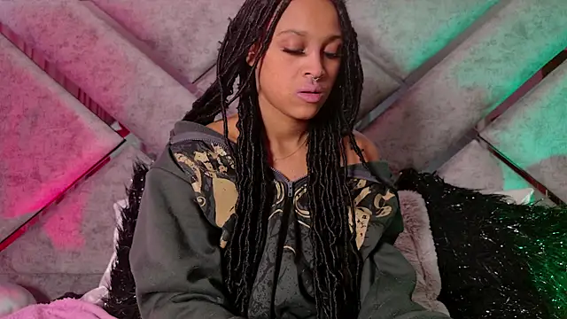 Elith noa online show from February 21, 2026, 7:37 pm