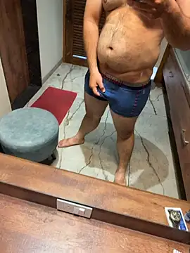 versatile guy01 online show from October 18, 2025, 2:58 am