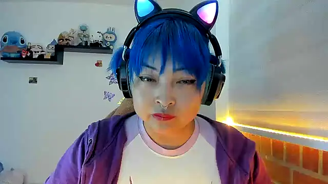 Snapshot of Shaddycute_ chatting on November 4, 2025, 5:12 pm Shaddycute online show from November 4, 2025, 5:12 pm